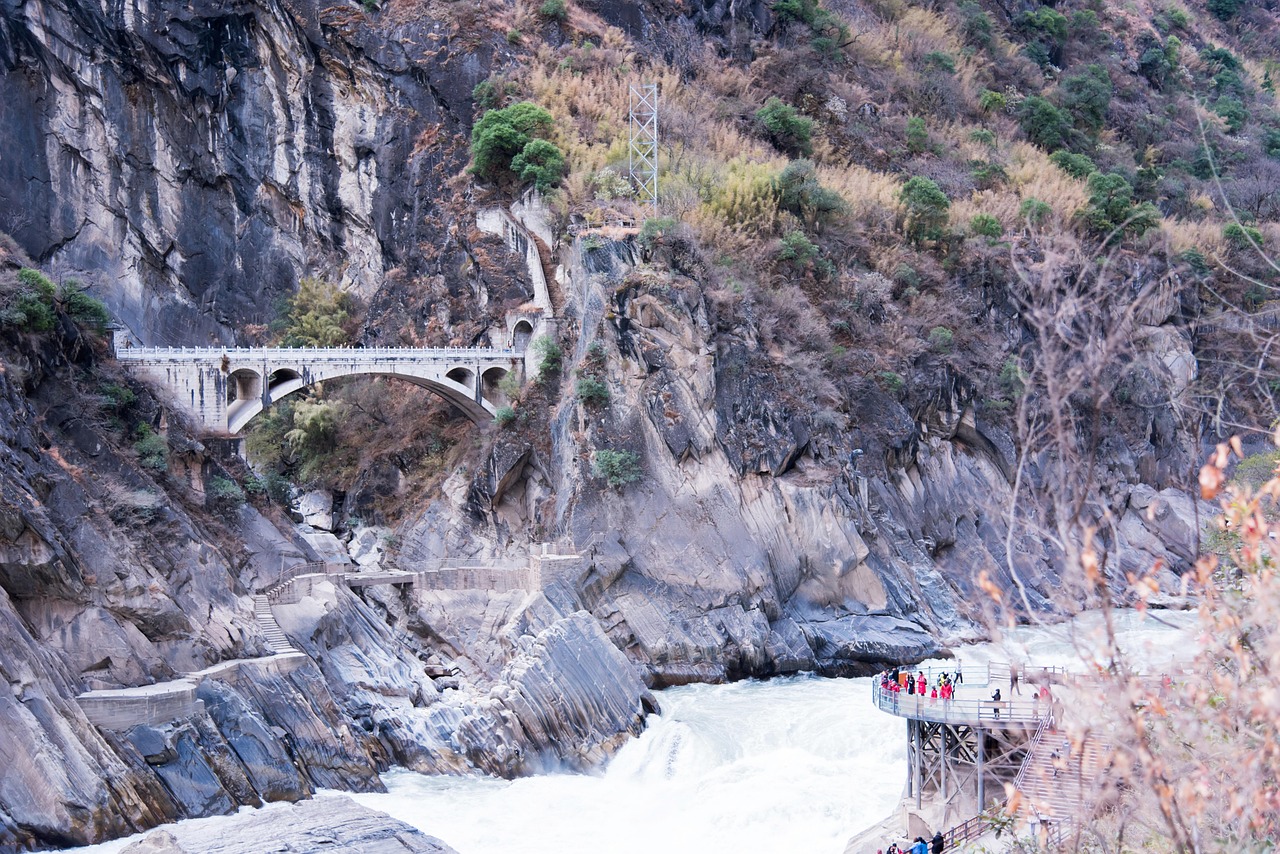 Yunnan and Tiger Leaping Gorge for Mountain Calm with luxury trekking